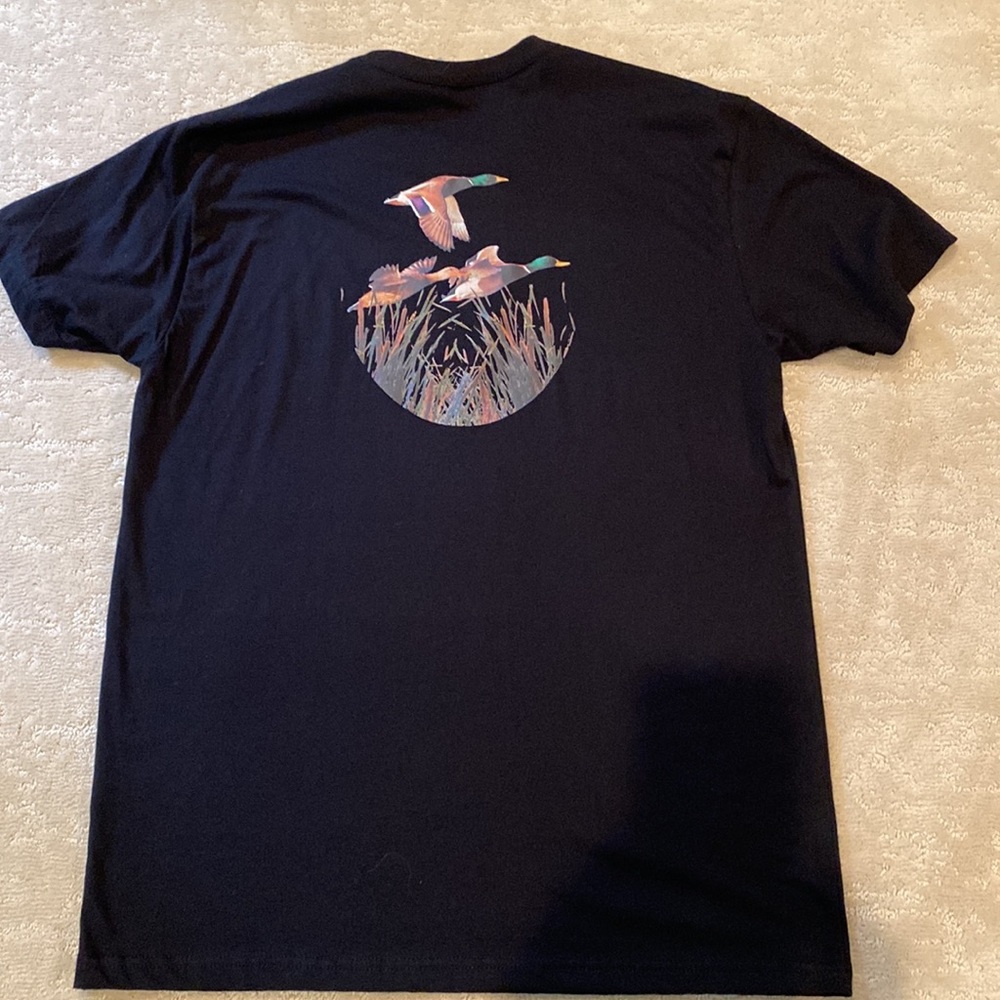Mens Duck Hunting t-shirt size large